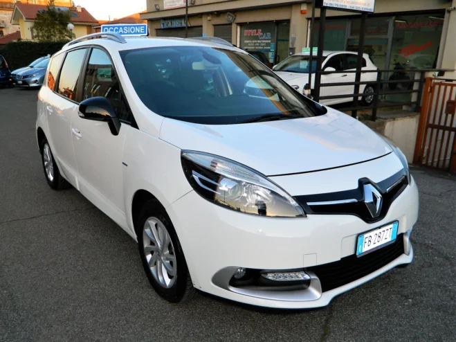 Renault SCENIC 1.5 dCi 110cv Limited 7 posti Renault SCENIC 1.5 dCi 110cv Limited 7 posti - stylecaronline.it
